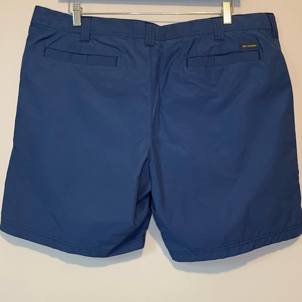 Columbia Men’s shorts - Picture 2 of 5
